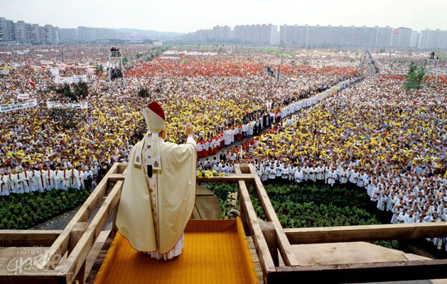 John Paul II comes to Warsaw
