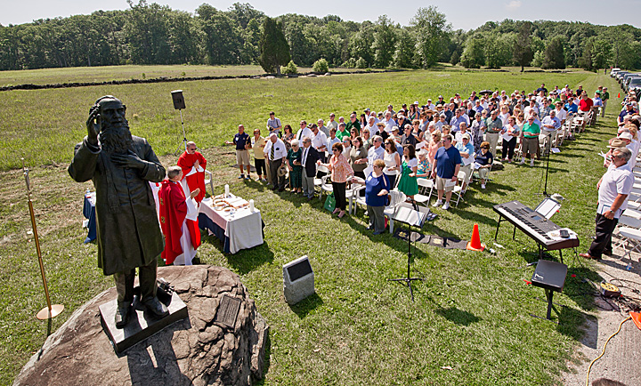 Fr. Jenkins celebrates Mass on the battlefield with the Notre Dame Club of Gettysburg