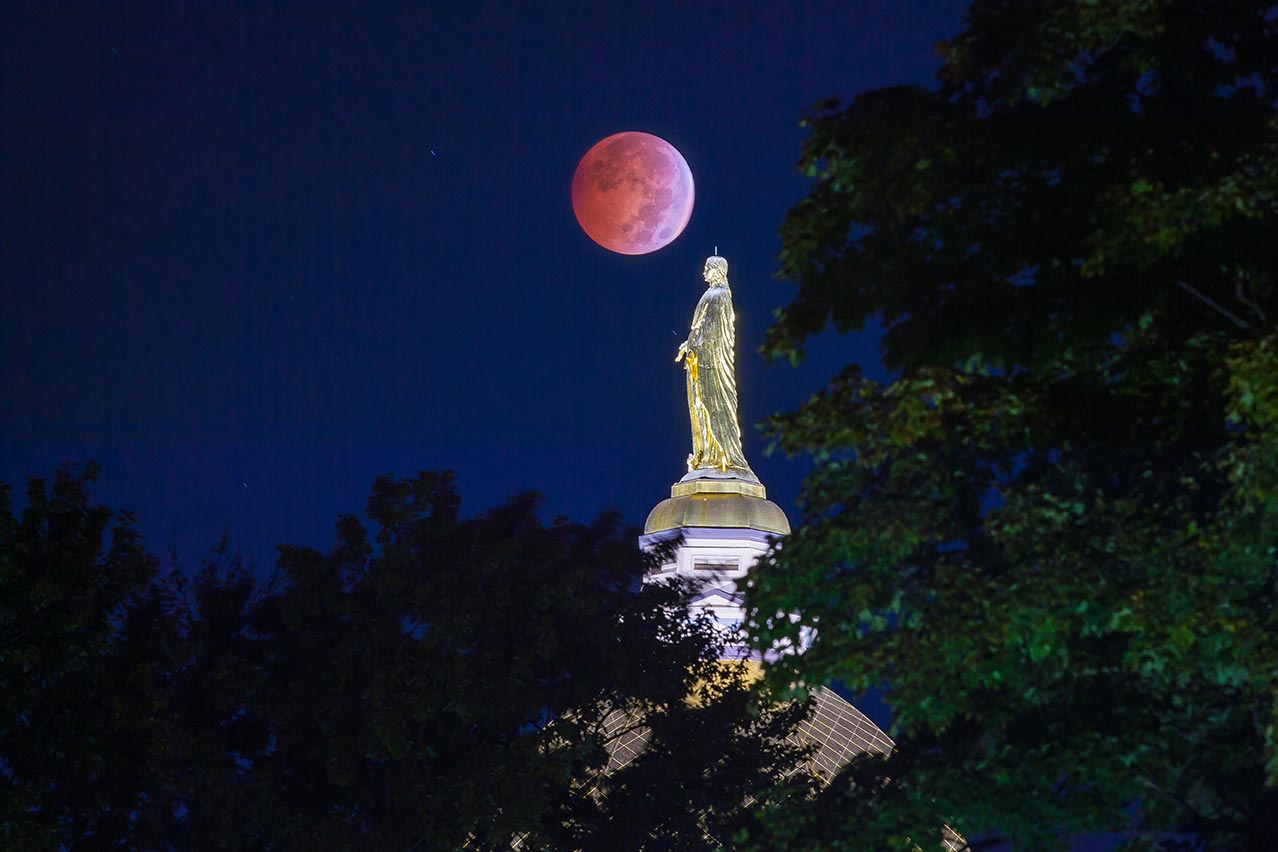 Oct. 8, 2014; Lunar eclipse, also referred to as a "Blood Moon." (Photo by Matt Cashore/University of Notre Dame)